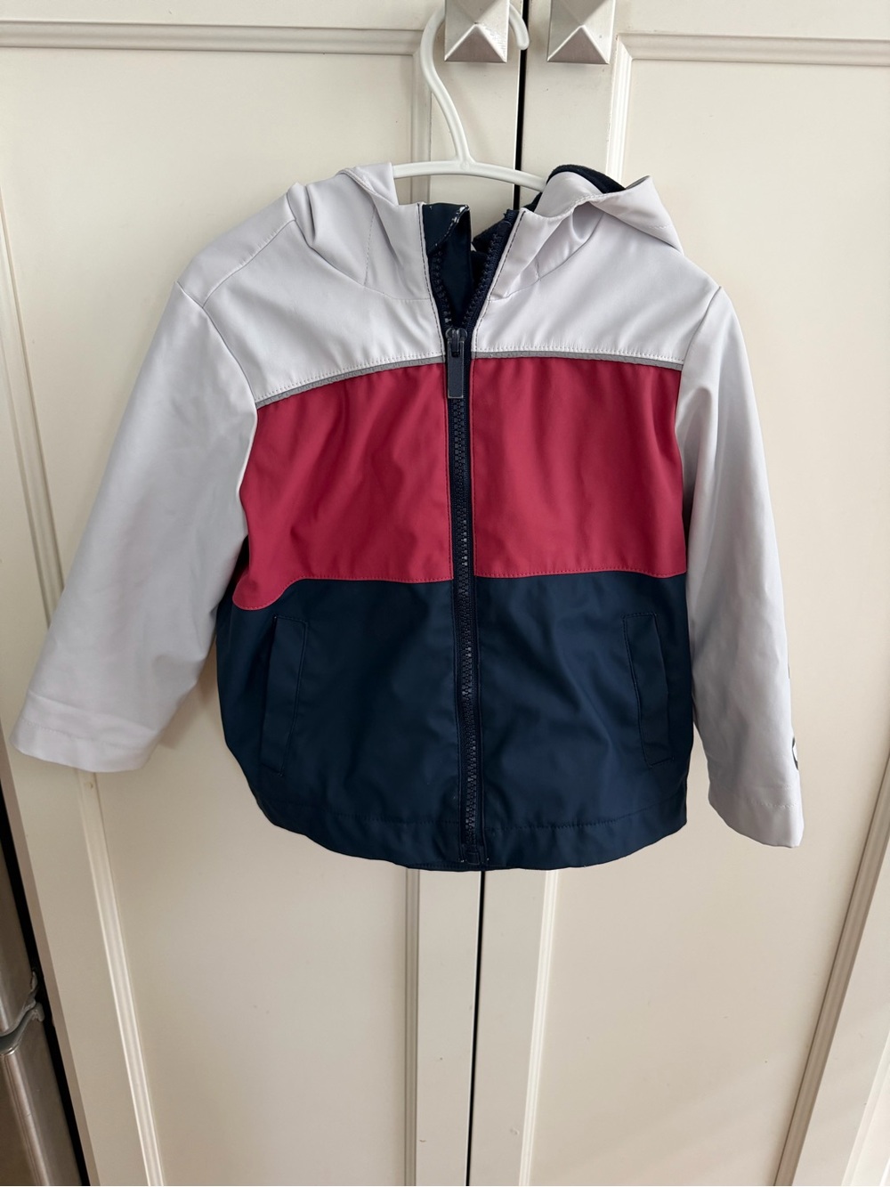 Izod 2t Kids Colorblock Hooded Rain Jacket - White, red & Navy